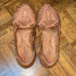 Comfortiva Rainer Huarache Sandal in Luggage